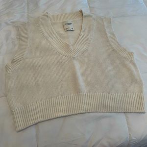 Abercrombie Crop Sweater Vest